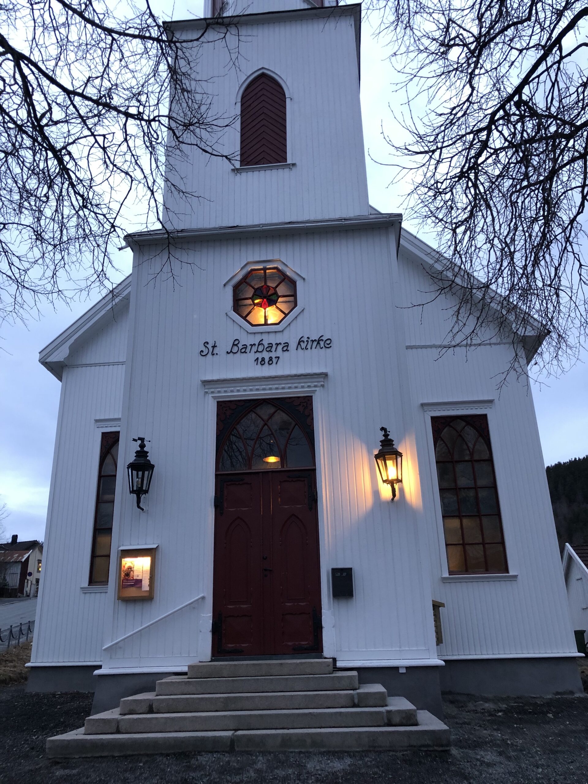 Read more about the article Påsken 2022 – «…Setter kirken i brann, med glede og lovprising»