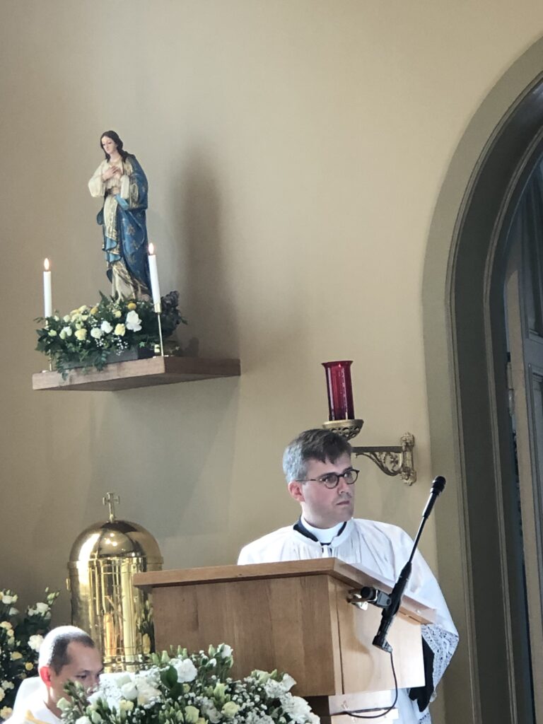 Maria har også fått tente lys