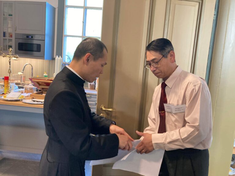 Hvem skal sitte hvor av inviterte gjester?